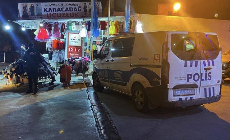 Şanlıurfa'nın Siverek ilçesinde yorgun mermi isabet eden 2 kişi yaralandı