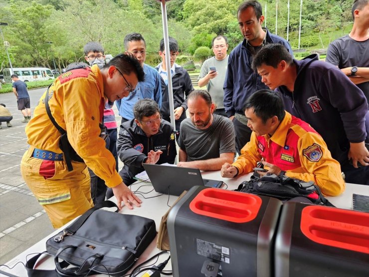 Türk ekip Tayvan'daki depremin ardından kurtarma çalışmalarına dronlarla destek veriyor