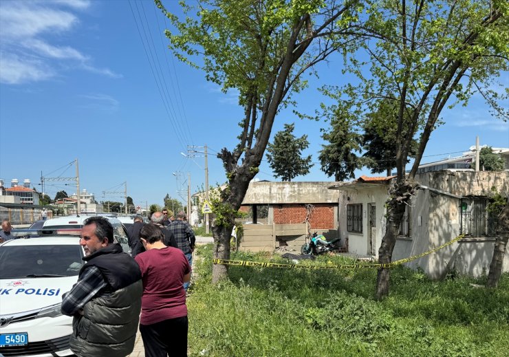 İzmir'de bahçe duvarına çarpan motosikletin sürücüsü öldü