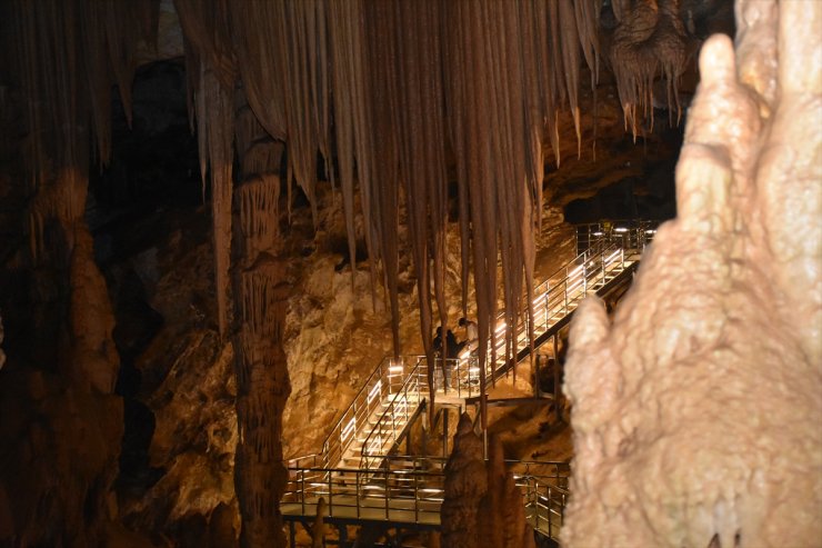 Karaca Mağarası'nda turizm sezonu başladı