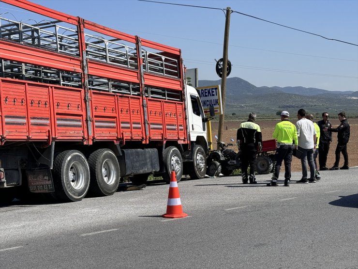 Manisa'da kamyonla çarpışan ATV'nin sürücüsü öldü