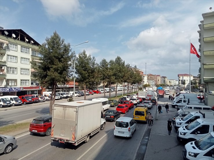 Samsun-Ordu kara yolundaki trafikte bayram yoğunluğu