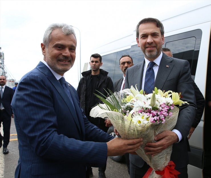 Enerji ve Tabii Kaynaklar Bakanı Bayraktar, Hatay'da bayramlaşma programına katıldı: