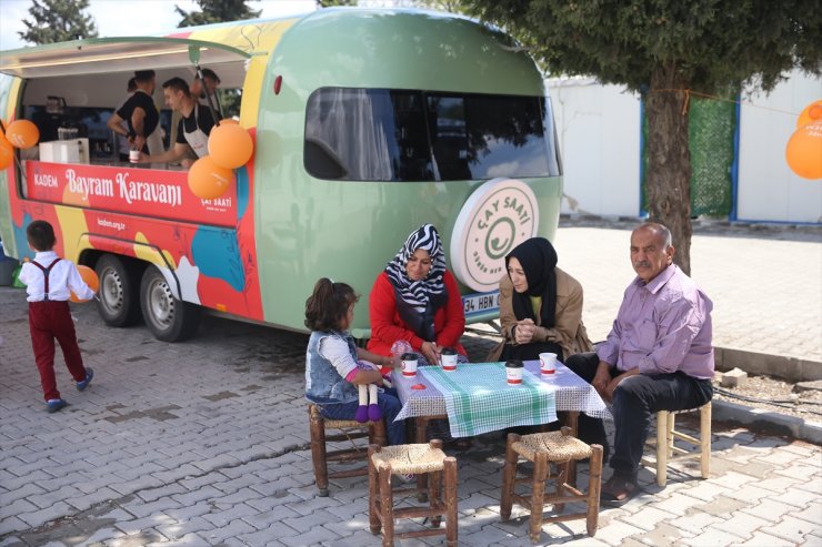 KADEM'in "Bayram Karavanı" Kahramanmaraşlı depremzedelere hizmet veriyor