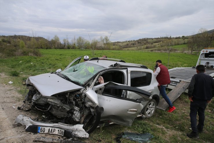 Tokat'ta iki otomobilin çarpıştığı kazada 1 kişi öldü, 8 kişi yaralandı