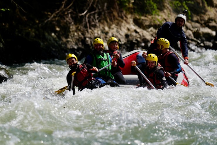 Melen Çayı'nda rafting sezonu açıldı