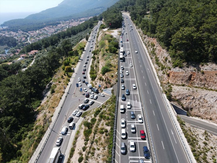 Muğla'daki turizm merkezlerinde bayram yoğunluğu