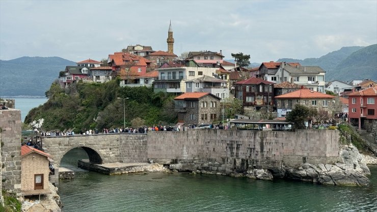 Batı Karadeniz'in turizm beldeleri bayramda tatilcilerin akınına uğradı