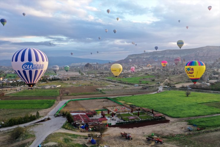 Yerli turistler Kapadokya'yı gökyüzünden keşfetti