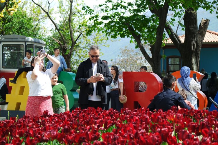 Bursa'nın tarihi ve turistik yerlerinde bayram haraketliliği yaşandı