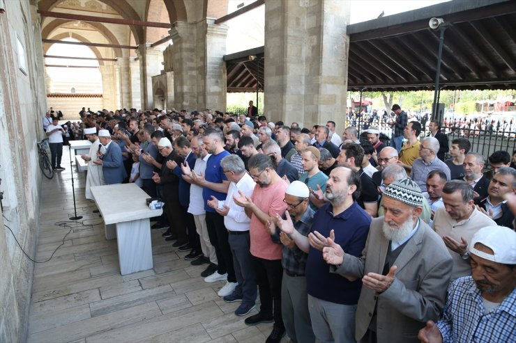 Edirne'de İsrail saldırılarında hayatını kaybedenler için gıyabi cenaze namazı kılındı