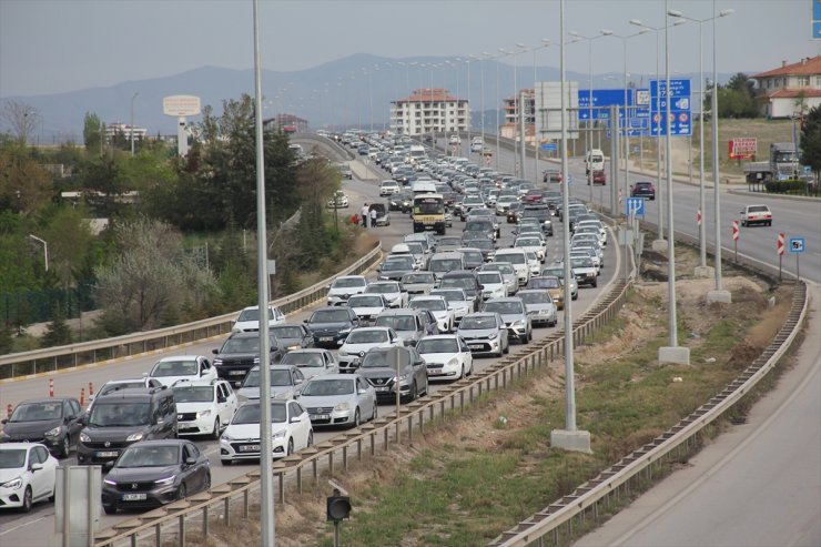 Kırıkkale'de bayram tatili dönüş yoğunluğu devam ediyor