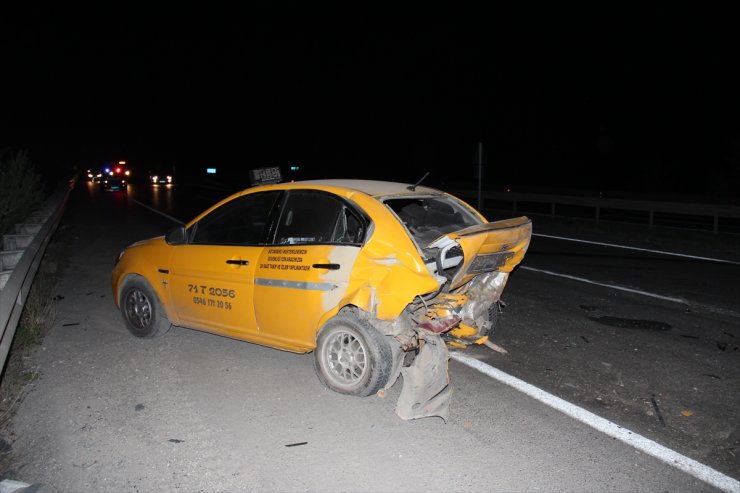 Kırıkkale'de trafik kazasında 1 kişi öldü, 2 kişi yaralandı