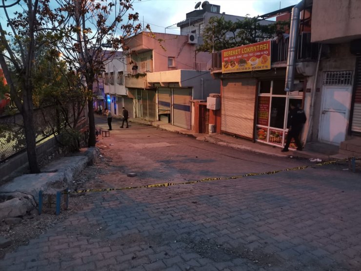 GÜNCELLEME - Diyarbakır'da barış için buluşturulan husumetli aileler arasındaki silahlı kavgada 1 kişi öldü, 6 kişi yaralandı