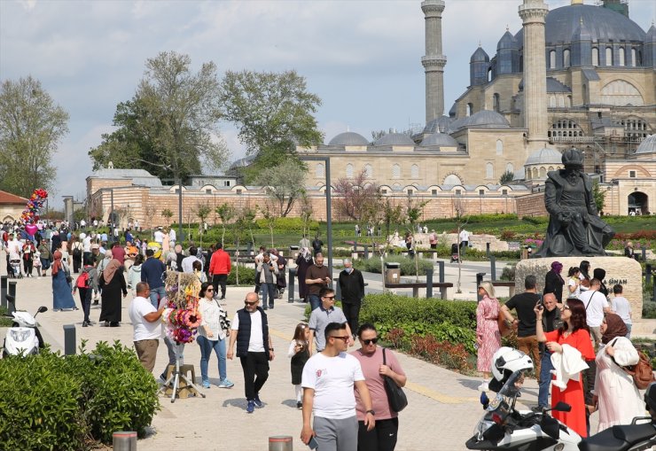 Eski payitaht Edirne'de bayram tatili hareketliliği sürüyor