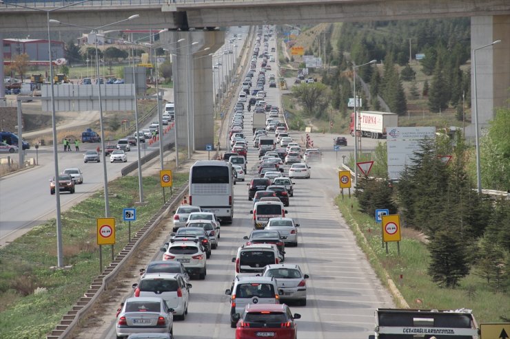 Kırıkkale'de bayram tatili dönüş yoğunluğu artarak devam ediyor