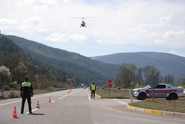 Bolu ve Düzce'de bayram tatili denetimlerinde kurallara uymayan 833 sürücüye ceza