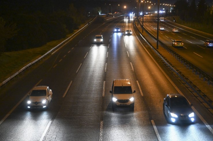 İstanbul'da tatil dönüşü için trafik tedbirleri uygulaması başladı