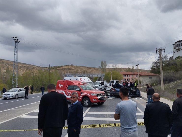 GÜNCELLEME - Malatya'da trafik kazasında 3 kişi öldü, 5 kişi yaralandı