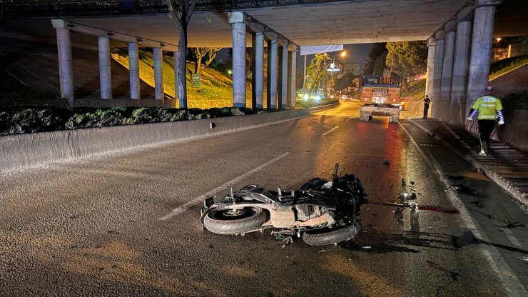 GÜNCELLEME - Bursa'da iş makinesine çarpan motosikletli öldü