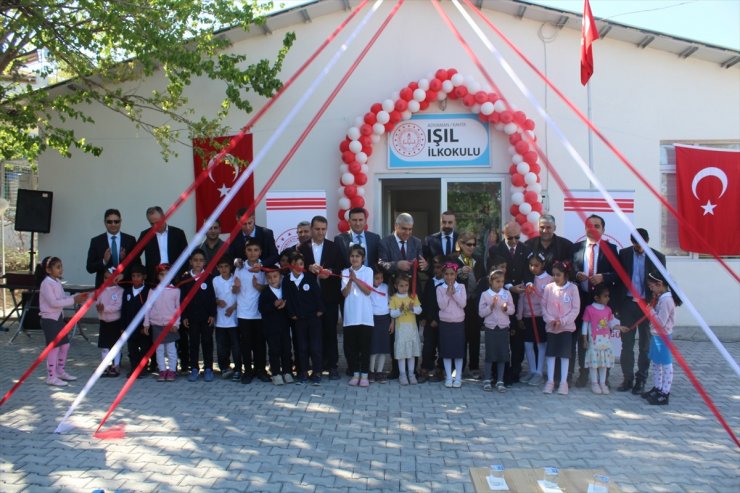 İstanbullu hayırsever çift birikimleri ile Adıyaman'da ilkokul yaptırdı