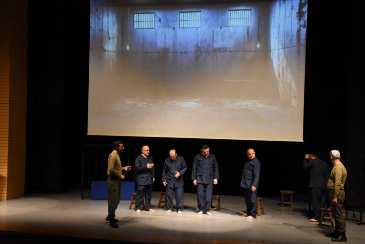 Ordu'da "Nehirden Denize, Özgür Filistin" adlı tiyatro oyunu sahnelendi