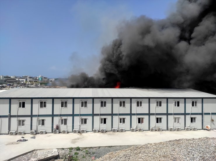 Fethiye'de işçilerin kaldığı konteynerlerde çıkan yangın söndürüldü