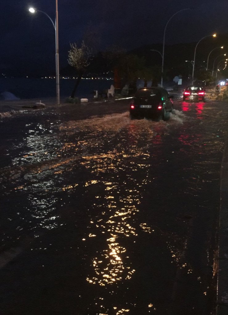 Bursa'da fırtına ve sağanak etkili oldu