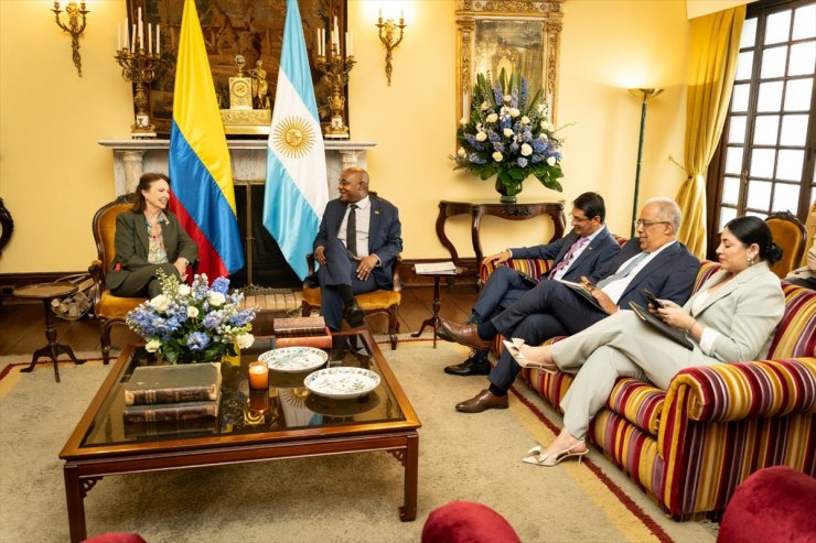 Kolombiya Dışişleri Bakanı Murillo, Arjantinli mevkidaşı Mondino ile bir araya geldi