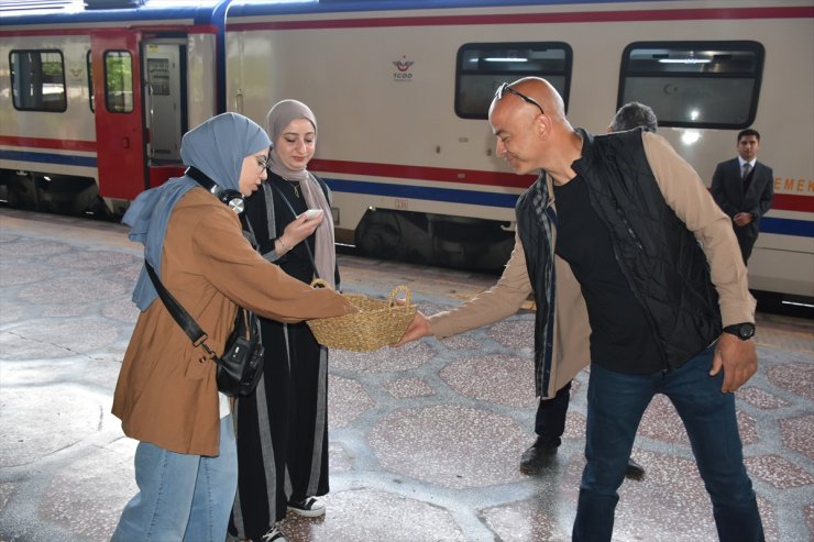 "Turistik Diyarbakır Ekspresi" Malatya'da mola verdi