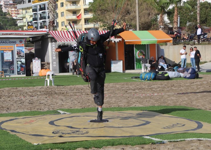Türkiye Yamaç Paraşütü Akdeniz Bölgesi Hedef Yarışması, Alanya'da başladı