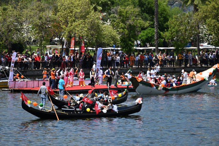 Adana'da Portakal Çiçeği Karnavalı kapsamında su korteji yapıldı