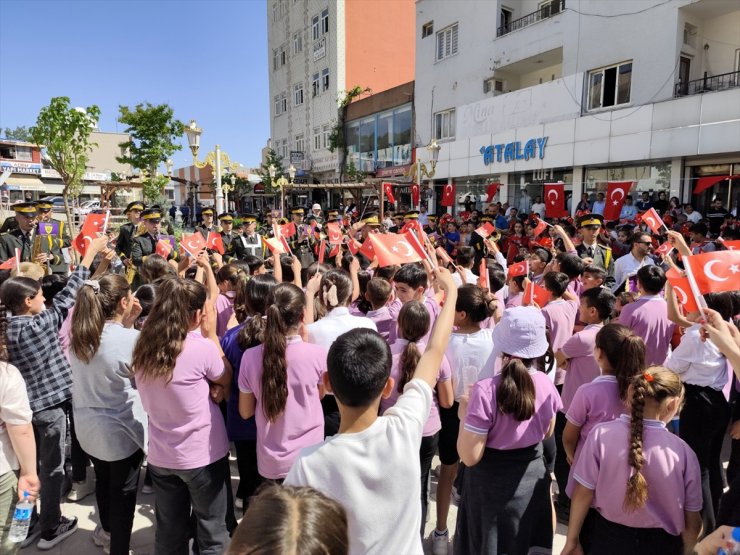 Askeri bando takımı Silopi'de konser verdi