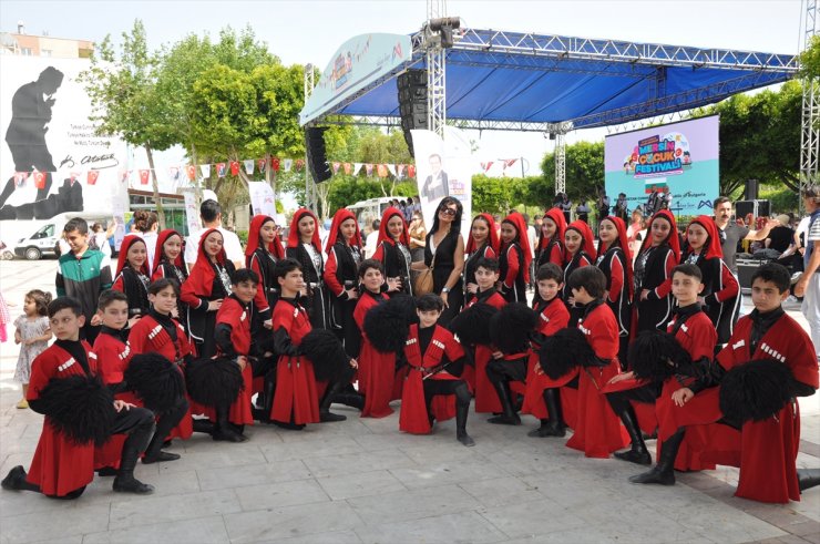 Mersin'de "Uluslararası Çocuk Festivali" düzenledi
