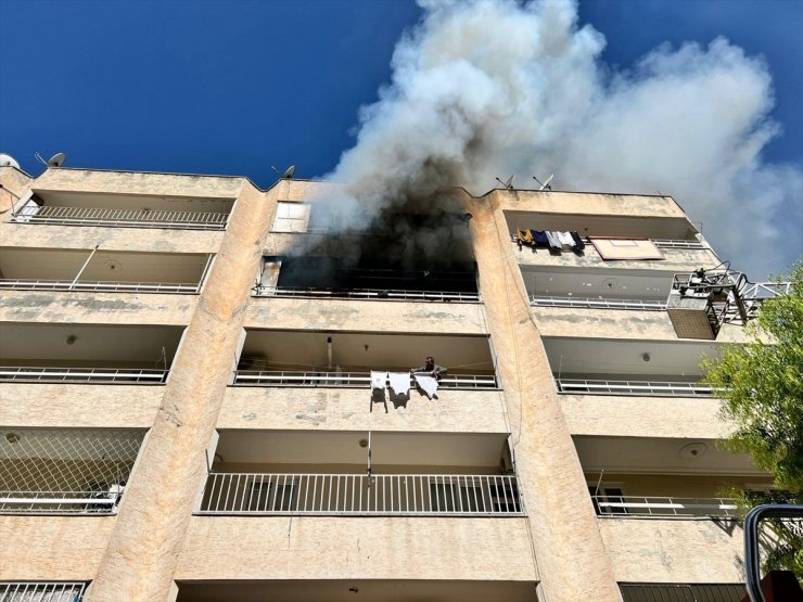 Şanlıurfa'da evde çıkan yangında bir kişi dumandan etkilendi