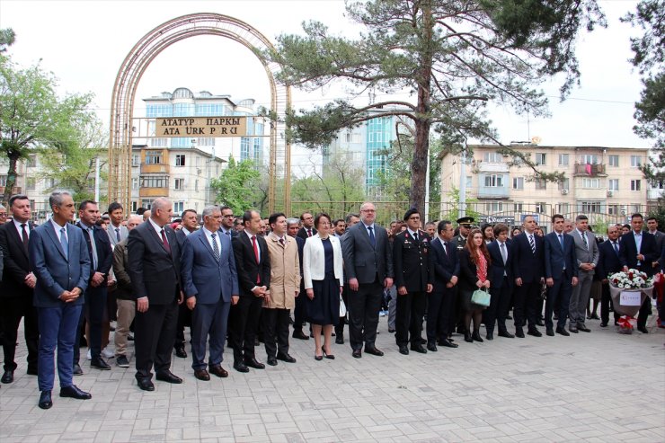 Kırgızistan'da 23 Nisan Ulusal Egemenlik ve Çocuk Bayramı kutlandı