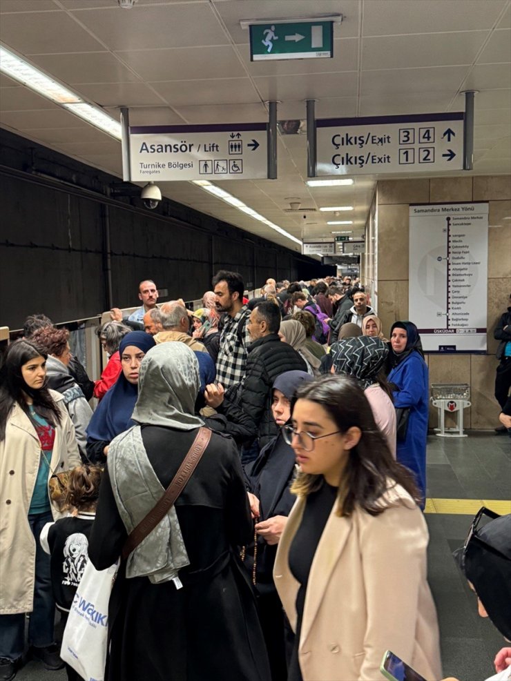 GÜNCELLEME 2 - Üsküdar-Samandıra Metro Hattı'ndaki aksaklık 33 saattir giderilemedi