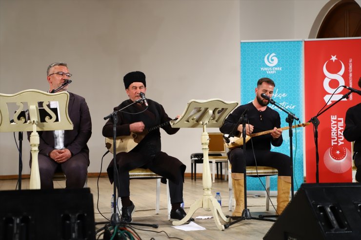Dombra sanatçısı Arslanbek Sultanbekov ile virtüöz Zeyd Şoto, Bakü'de konser verdi
