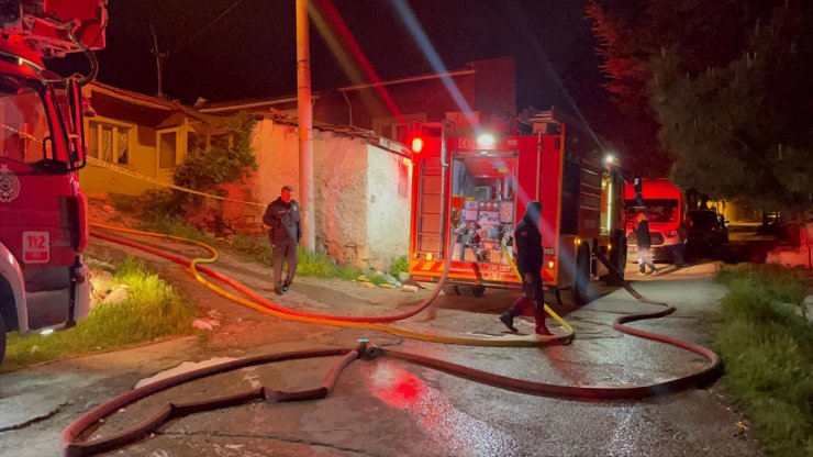 Eskişehir'de tek katlı bir evde çıkan yangın söndürüldü
