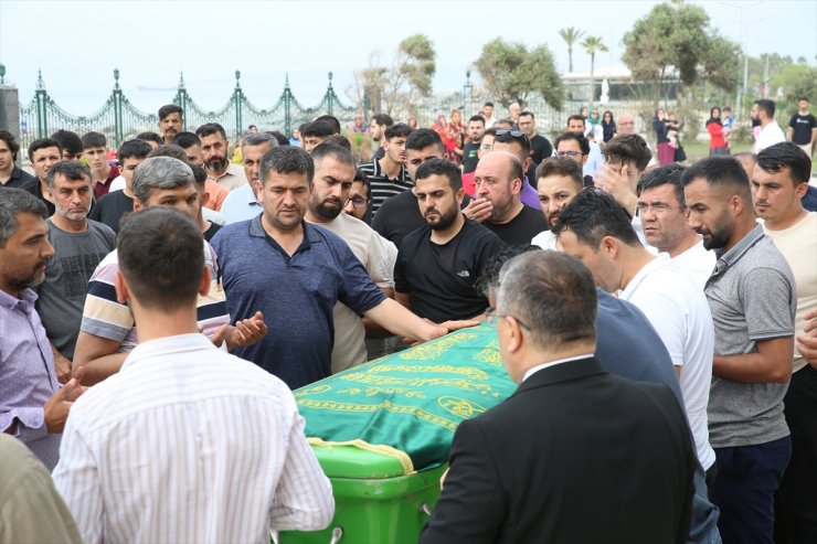 GÜNCELLEME - Hatay'da cami önünde silahlı saldırı sonucu öldürülen imamın cenazesi toprağa verildi