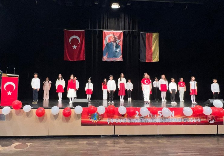 Antalya heyeti, Almanya'da "23 Nisan" coşkusuna eşlik etti