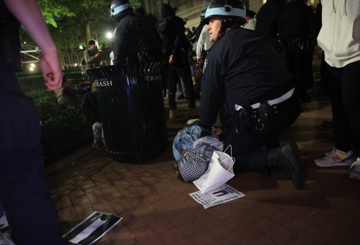 ABD'nin Columbia Üniversitesindeki Gazze Dayanışma Kampı polisin müdahalesiyle dağıtıldı