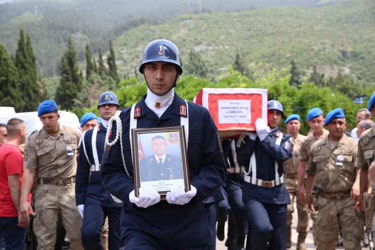 Şehit Jandarma Uzman Çavuş Ertaş, Hatay'da son yolculuğuna uğurlandı