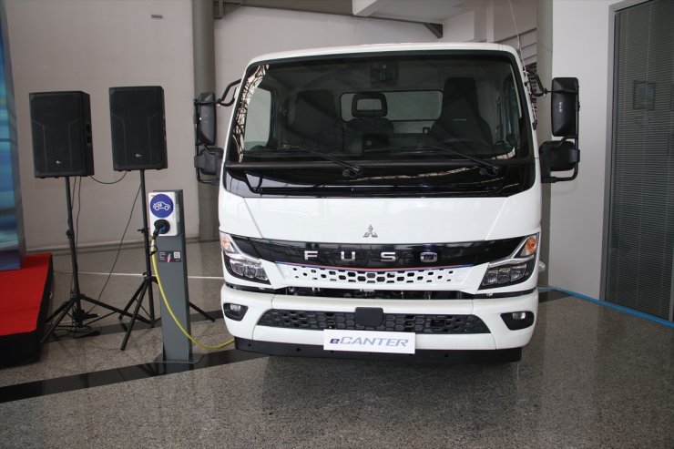 TEMSA, elektrikli hafif kamyon FUSO eCanter'i tanıttı