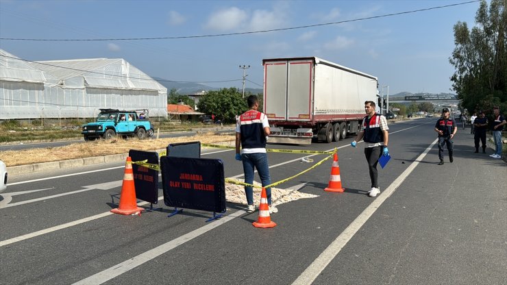 Alanya'da otomobilin çarptığı yaya hayatını kaybetti