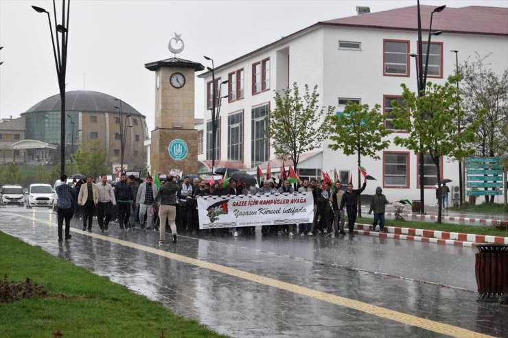 Bitlis'te, Filistin için ABD'de eylem yapan öğrencilere destek amacıyla oturma eylemi başlatıldı