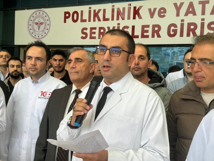 Giresun'da görevi başındaki doktora saldırı protesto edildi