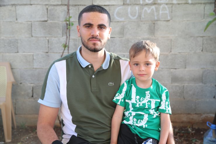 Hatay'da boğazına madeni para kaçan çocuğu amcası kurtardı