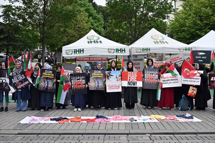 İHH'nin, Filistin için Sultanahmet Meydanı'nda başlattığı oturma eylemi 9. gününde sürüyor