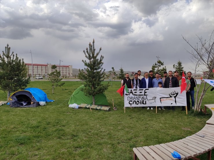 Kars'ta üniversite öğrencileri ABD'deki Filistin eylemlerine destek verdi